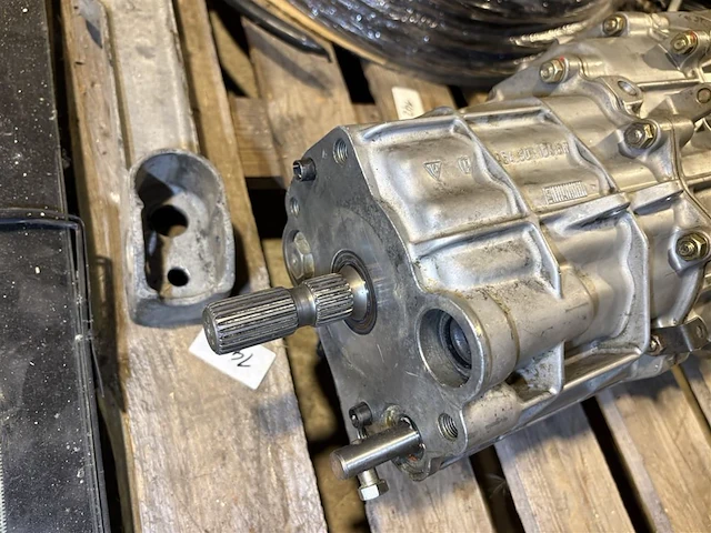 Versnellingsbak porsche 964 - afbeelding 5 van  13