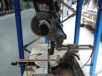 Versteekzaag bosh op houten werktafel - afbeelding 2 van  8