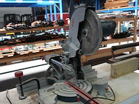 Versteekzaag bosh op houten werktafel - afbeelding 8 van  8