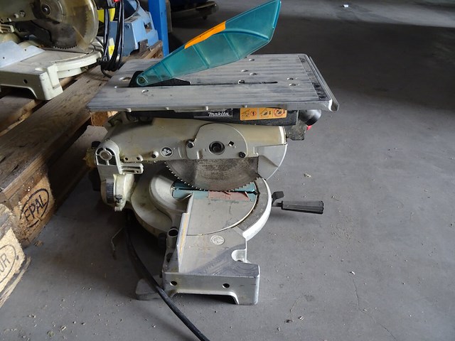 Verstek/tafelzaag makita - afbeelding 2 van  4