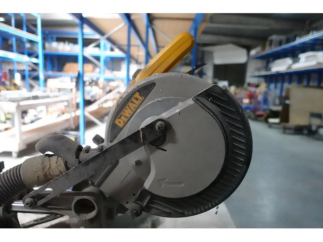 Verstekzaag dewalt + stofzuiger kranzle - afbeelding 10 van  10
