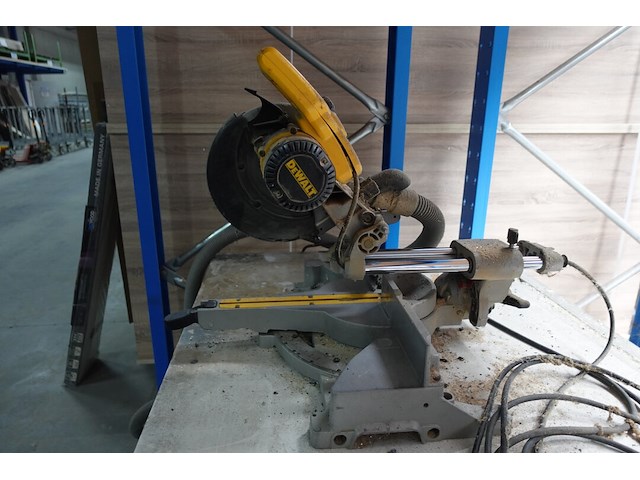 Verstekzaag dewalt + stofzuiger kranzle - afbeelding 3 van  10