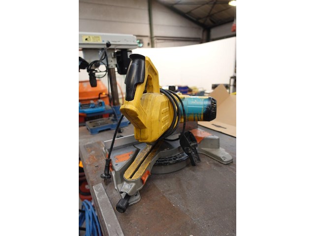 Verstekzaag dewalt - afbeelding 4 van  5