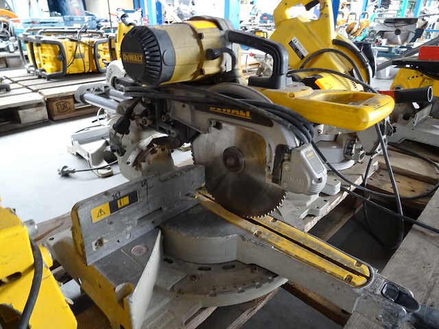 Verstekzaag dewalt - afbeelding 3 van  5