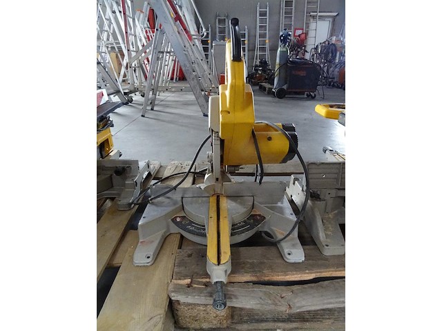 Verstekzaag dewalt - afbeelding 2 van  4