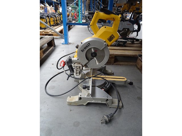 Verstekzaag dewalt - afbeelding 2 van  4