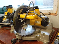 Verstekzaag dewalt - afbeelding 3 van  4