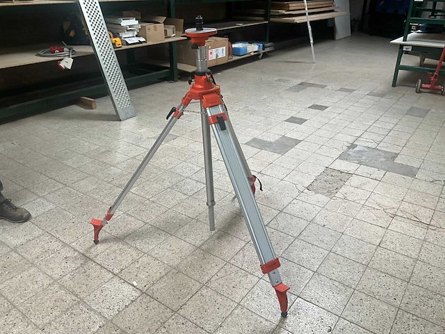 Verstelbaar 3-pikkel statief - afbeelding 1 van  4