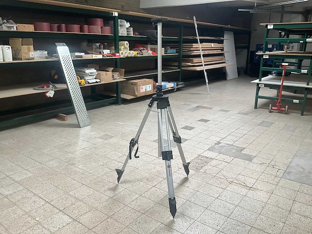 Verstelbaar 3-pikkel statief - afbeelding 1 van  4