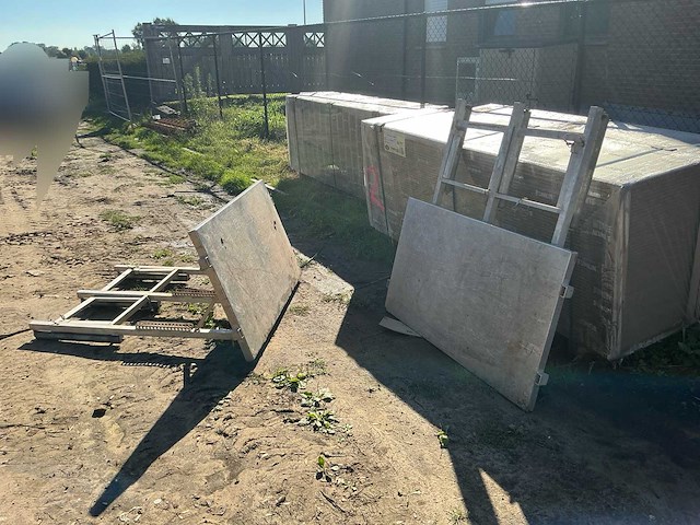 Verstelbaar daktransportframe met rollen voor dakwerken (2x) - afbeelding 1 van  6