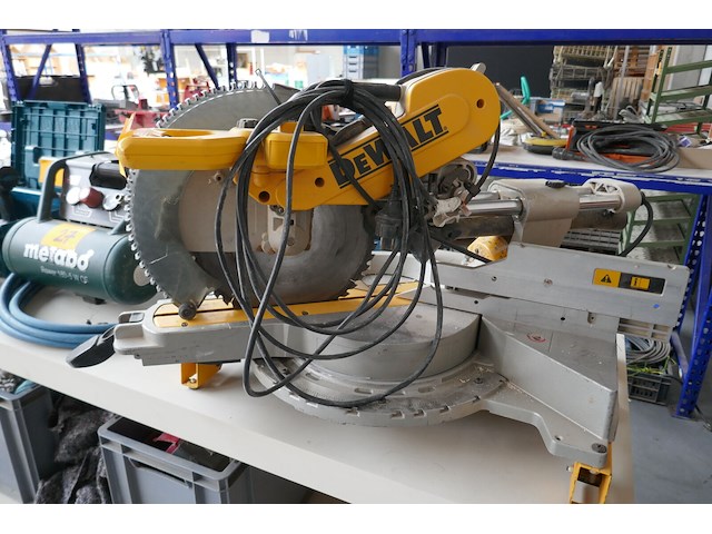 Verstelbare afkortzaagmachine + onderstel dewalt - afbeelding 1 van  6