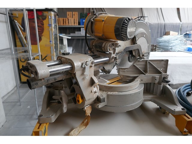 Verstelbare afkortzaagmachine + onderstel dewalt - afbeelding 3 van  6
