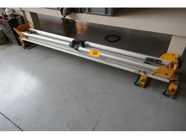 Verstelbare afkortzaagmachine + onderstel dewalt - afbeelding 5 van  6