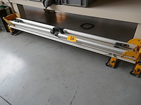 Verstelbare afkortzaagmachine + onderstel dewalt - afbeelding 5 van  6
