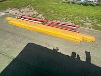 Verstelbare schroefstempels met 4 doka balken - afbeelding 1 van  4