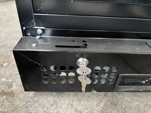 Vertical cooler " monster energy" - afbeelding 4 van  4