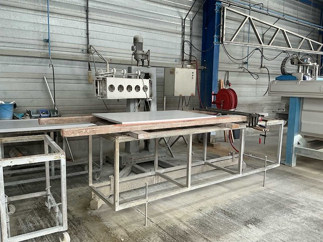 Verticale freesmachine - afbeelding 3 van  8