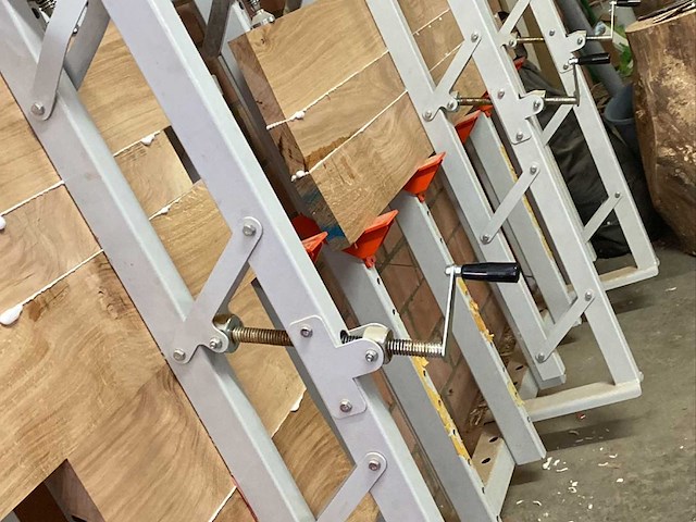 Verticale houtlijmpers met verstelbare klemmen - afbeelding 2 van  2