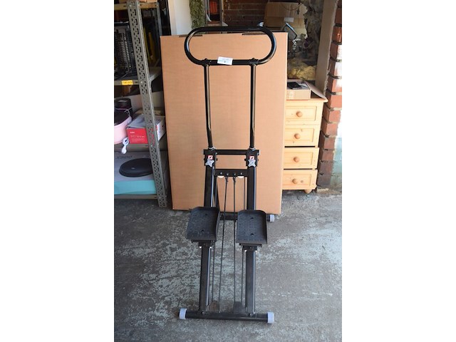 Verticale klimtrainer voor een full body workout - afbeelding 2 van  6