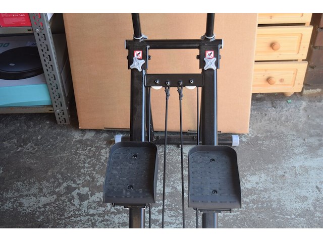 Verticale klimtrainer voor een full body workout - afbeelding 3 van  6