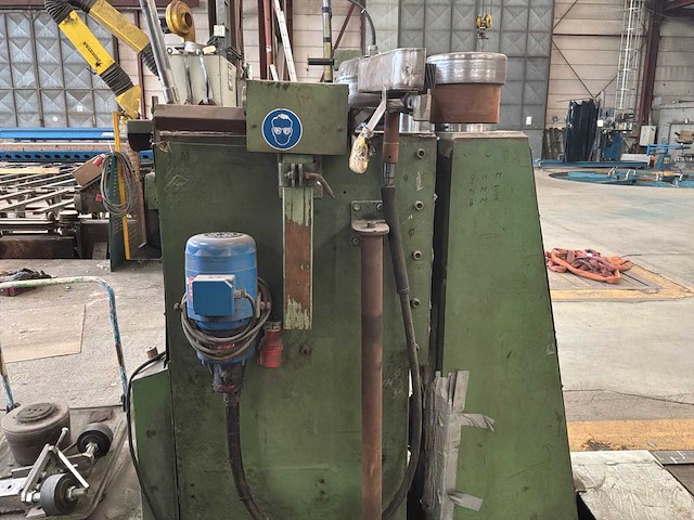 Verticale lasnaad rolmachine - afbeelding 1 van  2