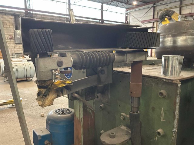 Verticale lasnaad rolmachine - afbeelding 2 van  2