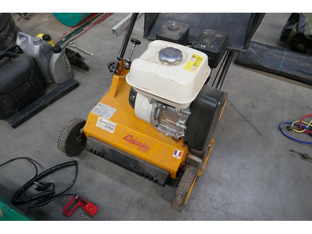 Verticuteermachine op benzine colombia - afbeelding 2 van  5