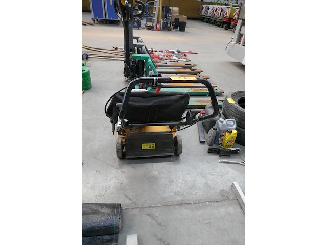 Verticuteermachine op benzine colombia - afbeelding 3 van  5