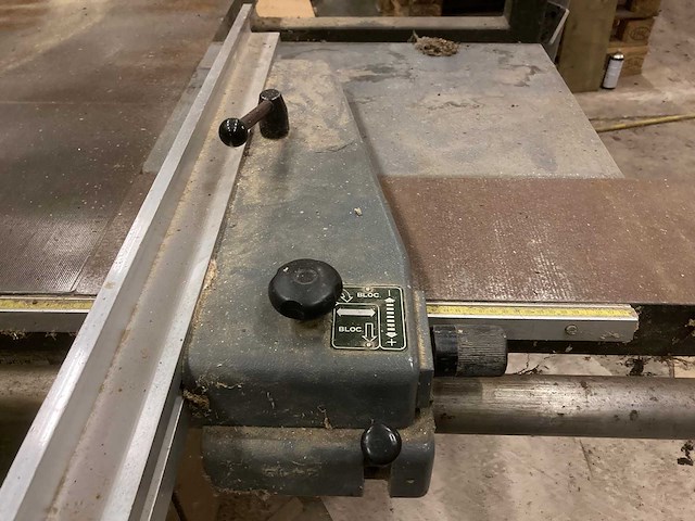 Vertongen - formaatcirkelzaagmachine - afbeelding 18 van  19