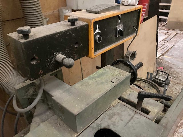 Vertongen - freesmachine - afbeelding 10 van  21