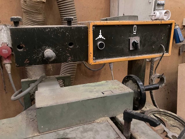 Vertongen - freesmachine - afbeelding 17 van  21