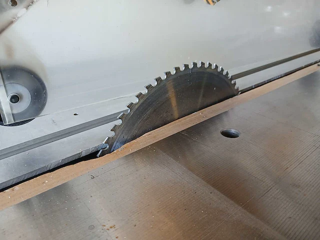 Vertongen az05 - paneelcirkelzaagmachine - afbeelding 3 van  24