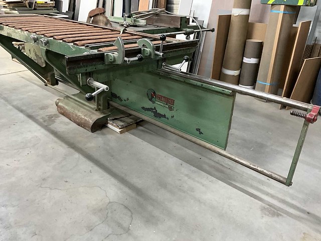 Vertongen paneelcirkelzaagmachine: robuust en functioneel - afbeelding 3 van  10