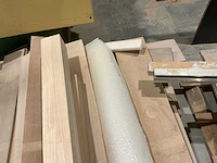 Verzaagde houten planken en balken - afbeelding 5 van  6