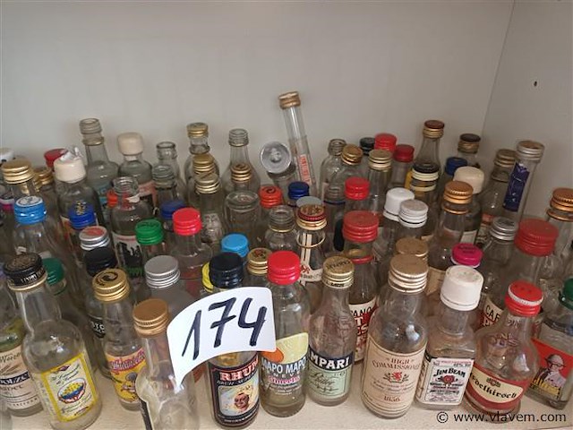 Verzamel drankflesjes leeg. 95 stuks - afbeelding 3 van  3