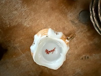 Verzameling borden en beeldjes - afbeelding 5 van  6