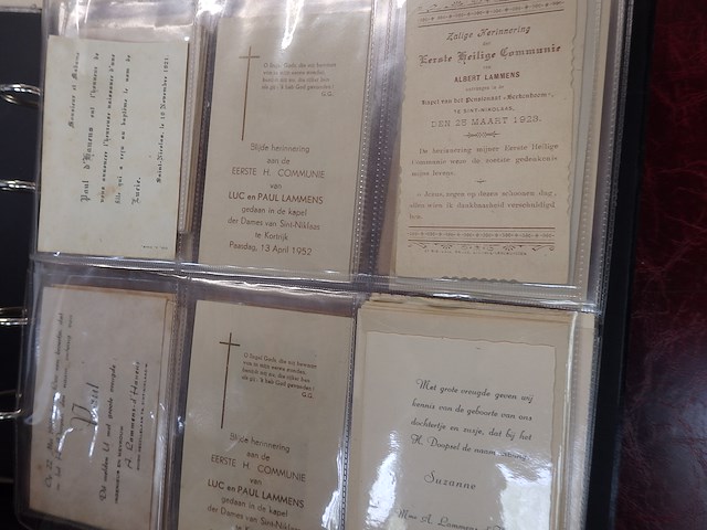 Verzameling communiekaartjes vanaf 1920 250+ - afbeelding 1 van  4