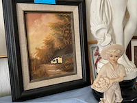 Verzameling diverse antieke en decoratieve objecten - afbeelding 4 van  6