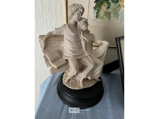Verzameling diverse antieke en decoratieve objecten - afbeelding 5 van  6