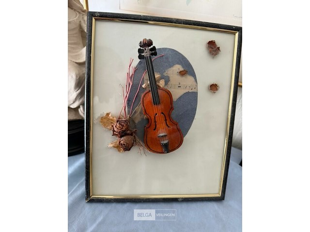 Verzameling diverse antieke en decoratieve objecten - afbeelding 6 van  6