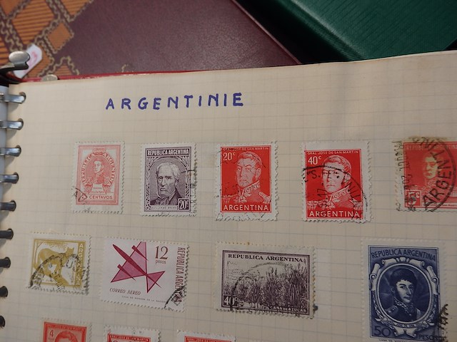 Verzameling diverse landen - afbeelding 1 van  5