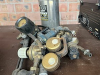 Verzameling gebruikte gaslas- en snijtoebehoren - afbeelding 2 van  7