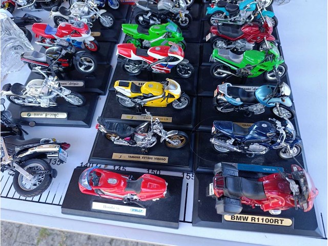 Verzameling miniatuur motoren – unieke schaalmodellen - afbeelding 2 van  9