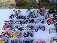 Verzameling miniatuur motoren – unieke schaalmodellen - afbeelding 3 van  9