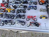 Verzameling miniatuur motoren – unieke schaalmodellen - afbeelding 7 van  9