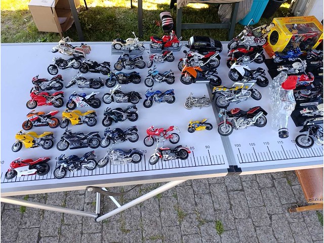 Verzameling miniatuur motoren – unieke schaalmodellen - afbeelding 8 van  9