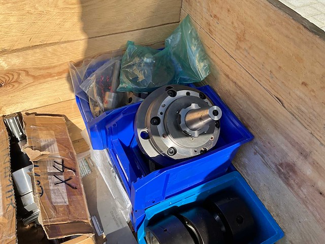 Verzameling ongebruikte freesgereedschappen - afbeelding 8 van  17