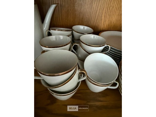 Verzameling porseleinen servies - afbeelding 3 van  7
