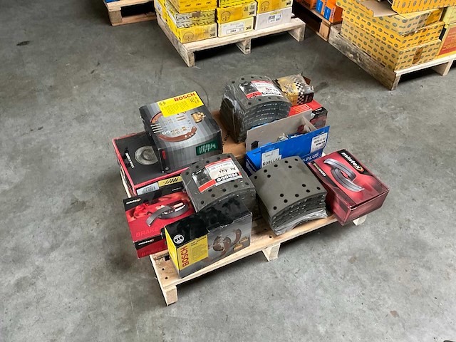 Verzameling remonderdelen - afbeelding 1 van  7