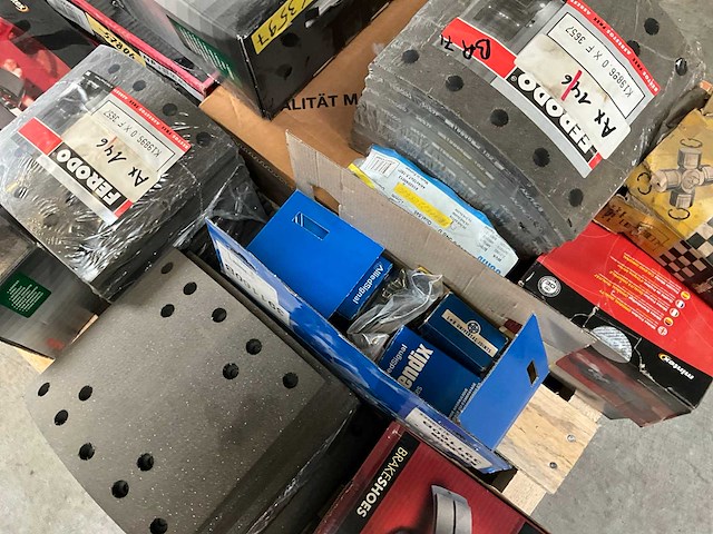 Verzameling remonderdelen - afbeelding 6 van  7